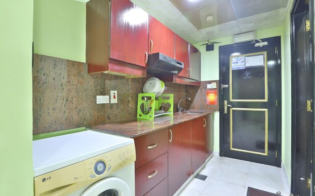 OYO 261 Remas Hotel Apartment