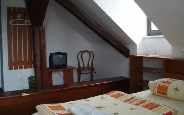 Restaurace a Penzion Česká Hospoda