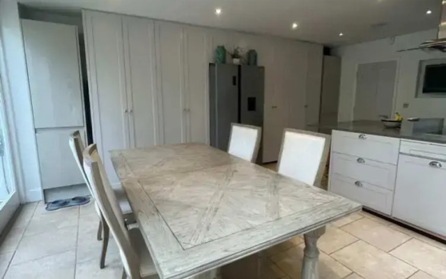 Secluded & Serene 3BD Family Home - Wandsworth!