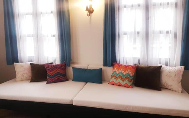 Ayvalik Rebetiko Otel