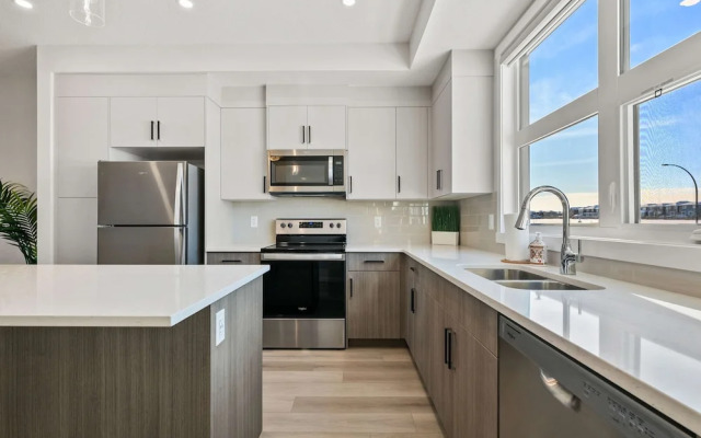 The Belmont Luxury NEW Home Free Indoorparking