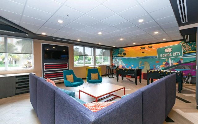 Tru by Hilton Florida City