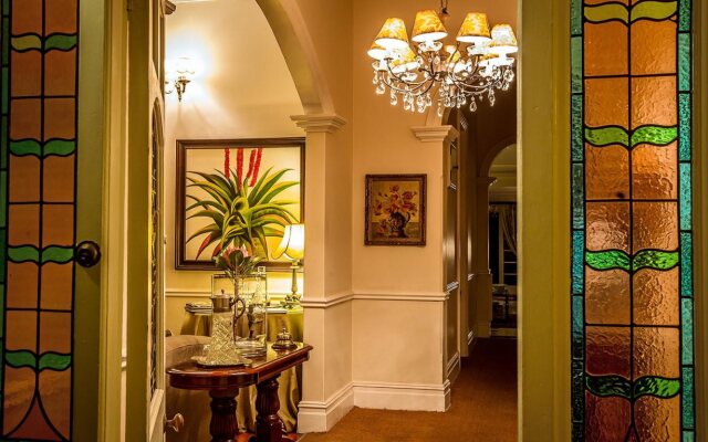 Goble Palms Guest Lodge & Urban Retreat