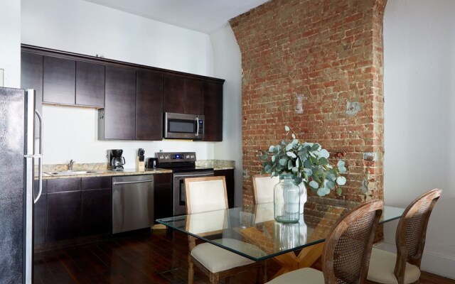 Charming Central Business District Studios by Sonder