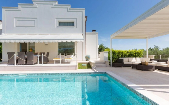 Villa Surya 8 2 in Scacciano