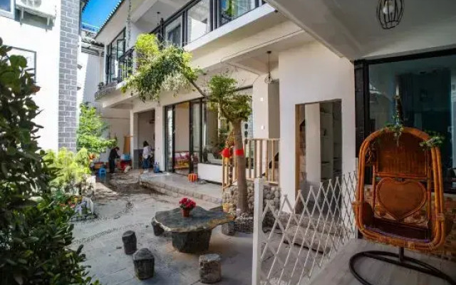 Dali Yuanju Inn