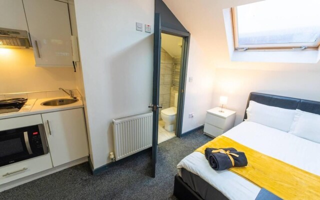 Spacious Comfortable Studio Near the University