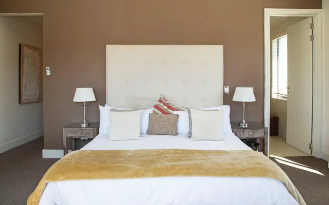 Marine Square Luxury Holiday Suites - Apartments