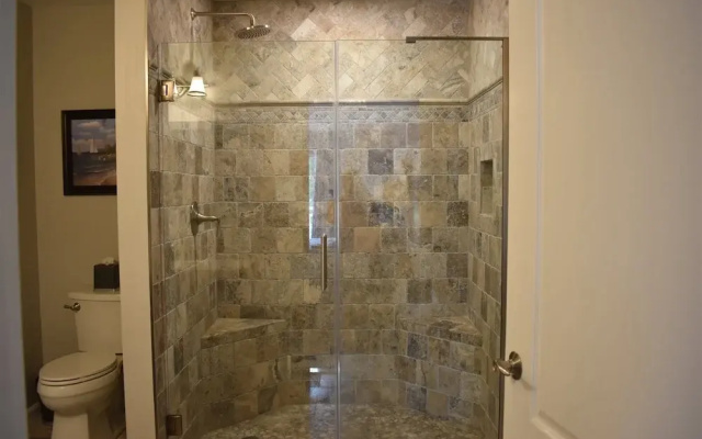 Db301 East Rochester Avenue, Unit 106