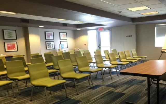 Holiday Inn Express Sacramento Airport Woodland by IHG