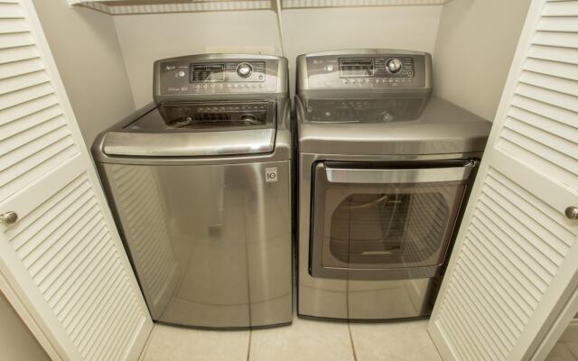 Inlet Reef 403 2 Bedroom Condo by RedAwning