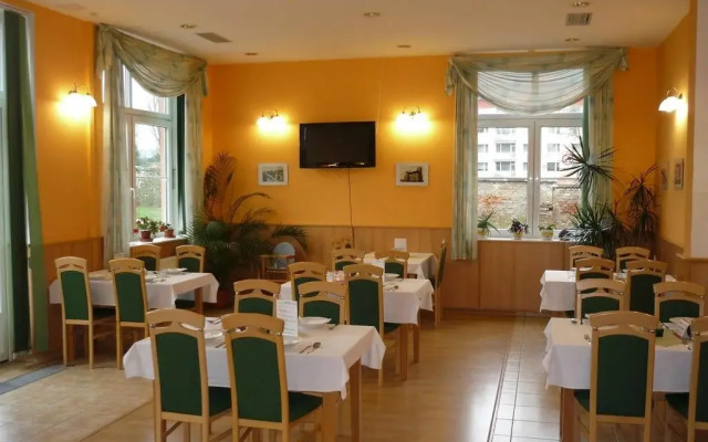 Vzdělávací Středisko a Hotel