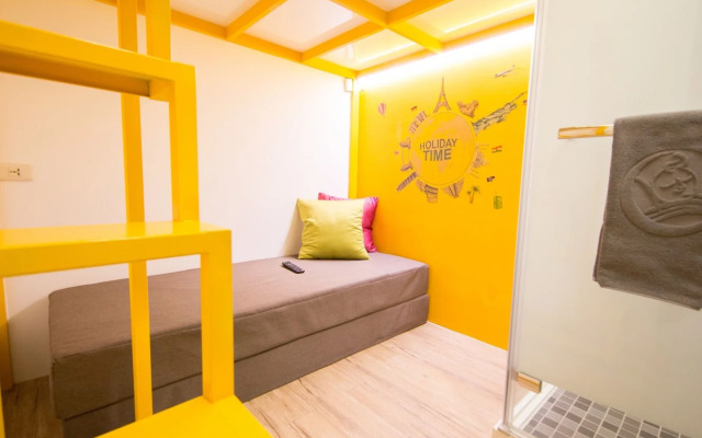 SleepBox Hotel - Ximen