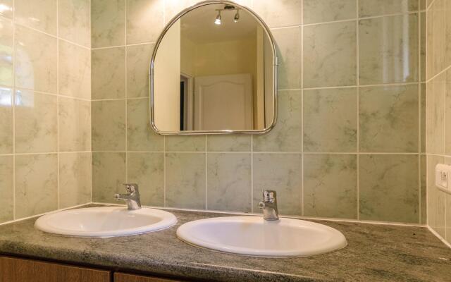 Beautiful Holiday Home in Cressensac with Swimming Pool