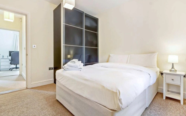 Stylish and Bright 3 Bedroom Duplex in North London