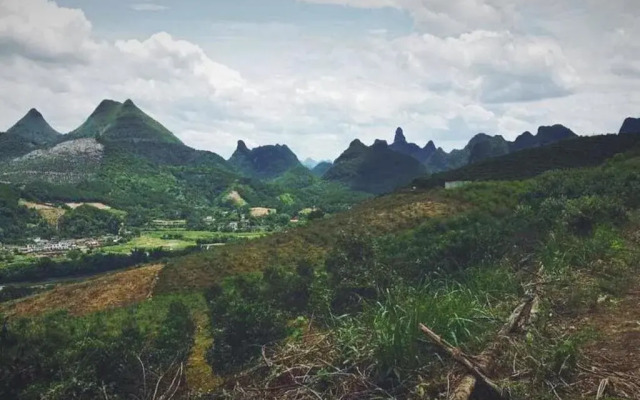 Yangshuo No.27 Shibanqiao