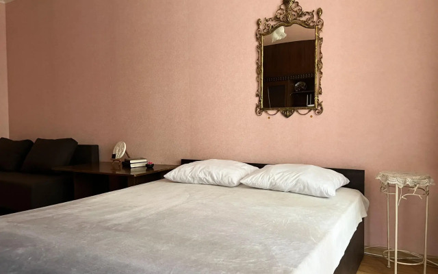 The comfort of Home on Komintern Street