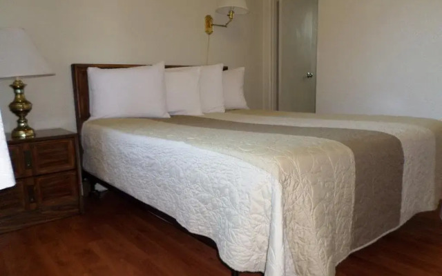 Fir Grove Motel