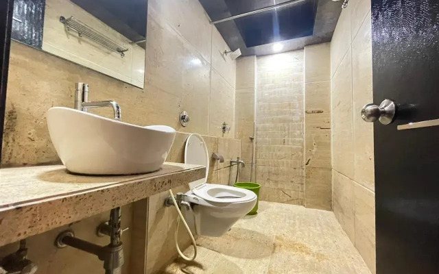 Hotel RR Suites - Near LODHA Xperia Mall