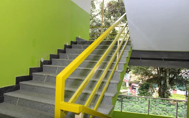 OYO 16541 Majestic Residency