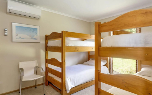 Poolside Getaway Dromana