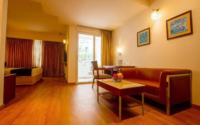 Featherlite Evoma Hotel