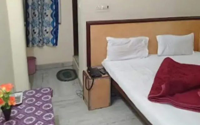 POP 83450 Hotel K Kalpana Railway Station