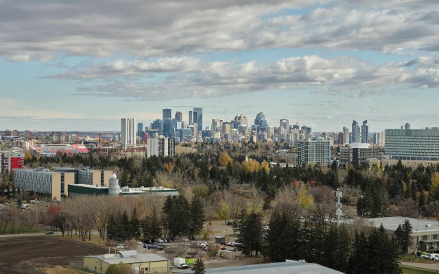 Alt Hotel Calgary University District