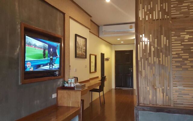 Baan Alisa Bed and Breakfast