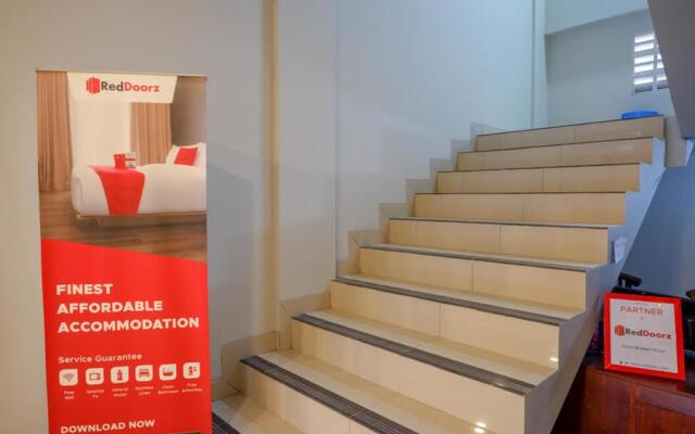 RedDoorz Plus near Jogja City Mall 5