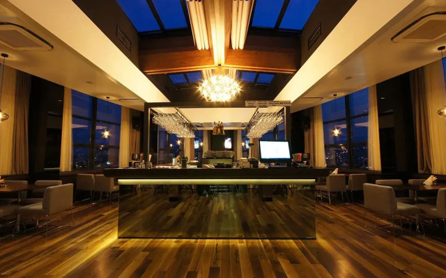 Hotel Russia