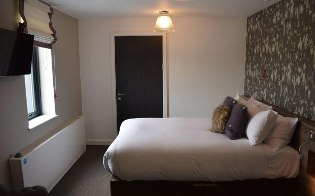 The Lodge Hotel