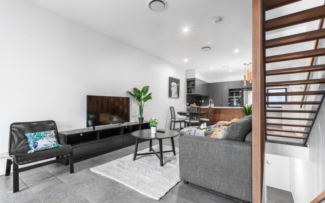 Manhattan Terrace House