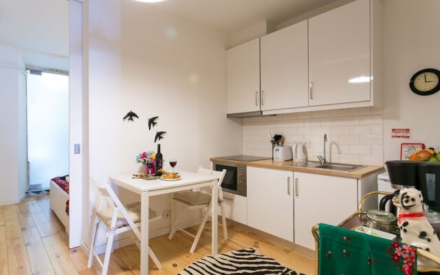 Bica Elevator Apartment Rentexperience
