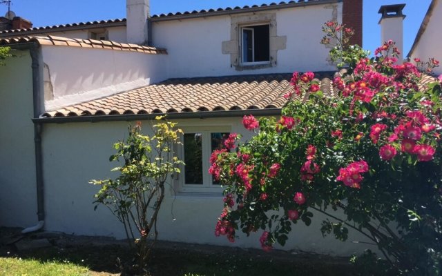 House With 4 Bedrooms In La Tremblade, With Pool Access, Enclosed Gard