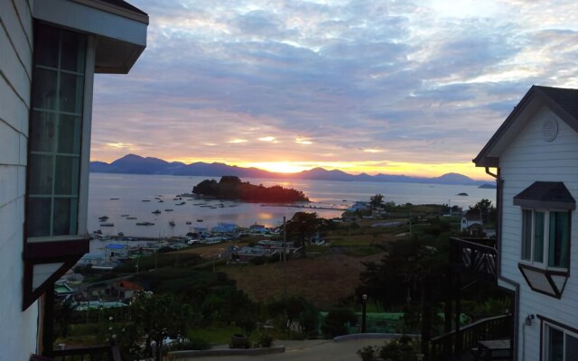 Yeosu Camellia Pension