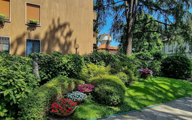 Rovani 14 in Monza With 1 Bedrooms and 1 Bathrooms