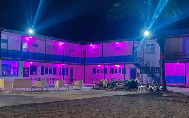 Douglas Highway Hotel