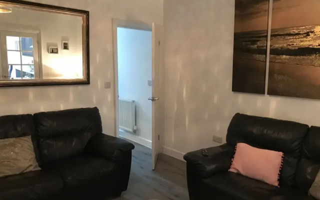 Stylish Modern 3-bed House nr Manchester City ctr