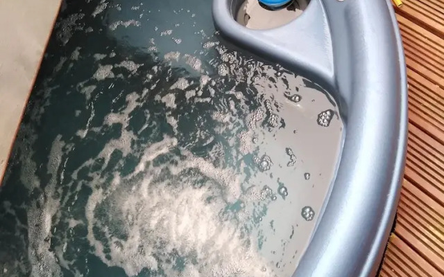 Charming 3-bed Lodge in Malton With hot tub