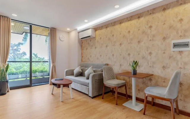 Moon West Lake Serviced Apartment