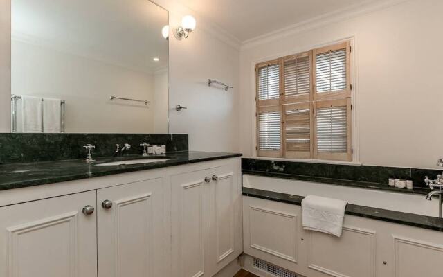 Beautiful 3Br House In Knightsbridge