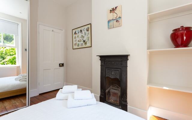 Two Bedroom House With Garden In Maida Vale