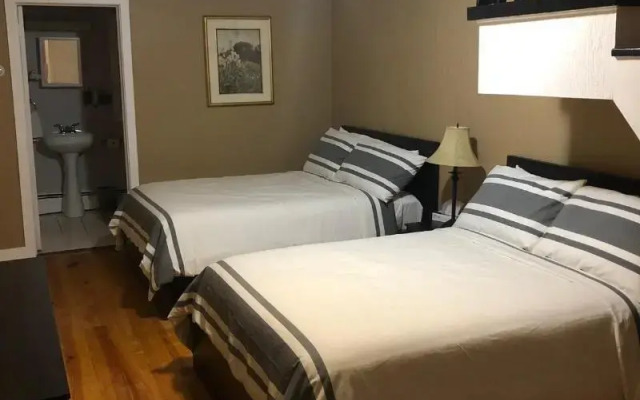 Reynolds House Inn & Motel