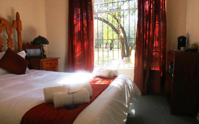 Meerkatplaats Guesthouse and B&B