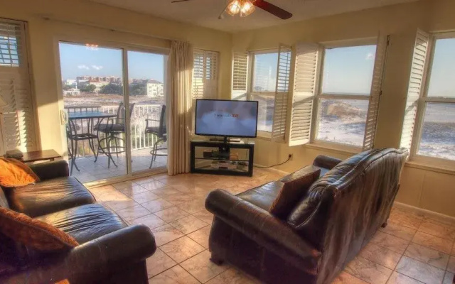La Vista - 2 Br Condo