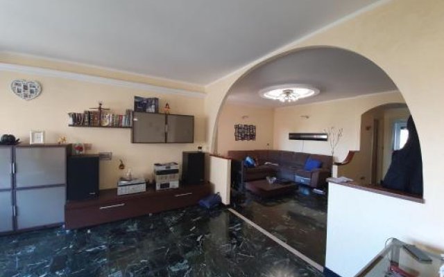 Flat 2 Bedrooms - Genoa