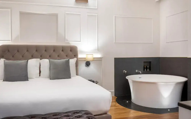 Condotti Apartment