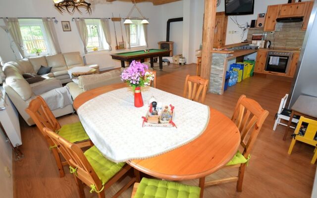 Comfortable Holiday Home With Sauna and Billiards, Near the Slopes