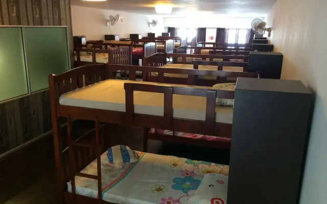 1981 Guest House
